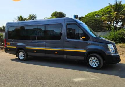 Urbania Traveller 17 Seater