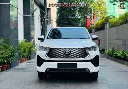 Innova Hycross