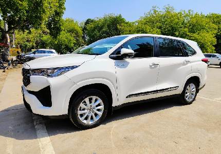 Innova Hycross